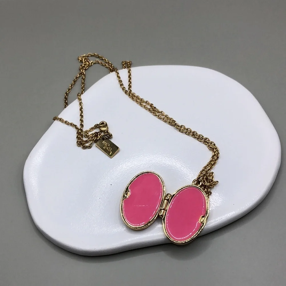 Lilly Pulitzer Flower Floral Locket  Pendant Gold Tone Chain Necklace